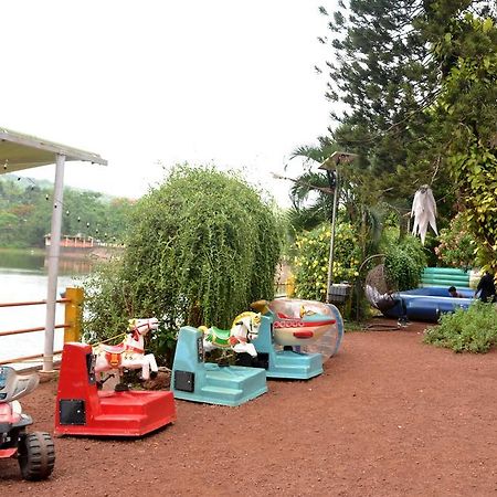 Отель Mayem Lakeview Гоа Экстерьер фото